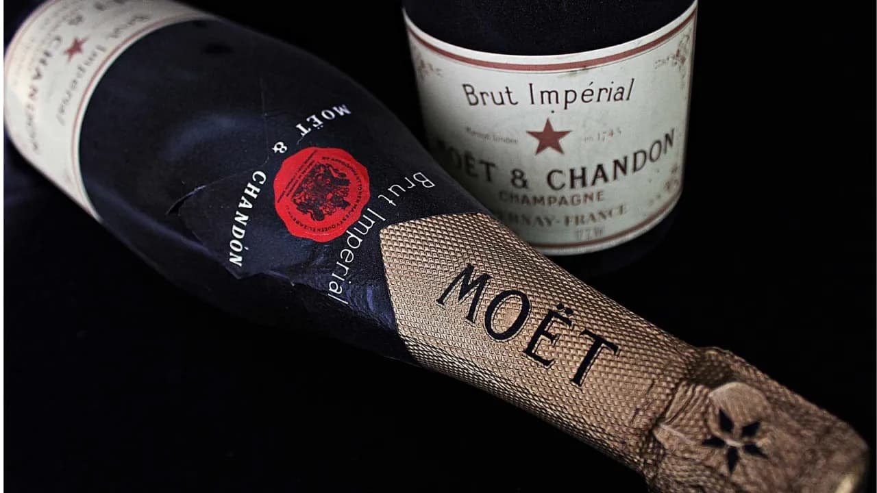 Czy szampan to alkohol? Odkryj, co warto wiedzieć o szampanie