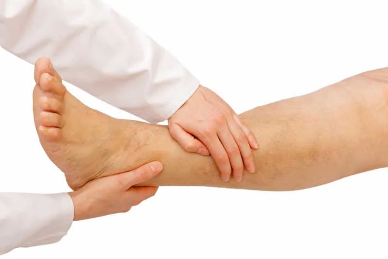 Czy po operacji żylaków można pić alkohol? Poznaj ryzyko i skutki