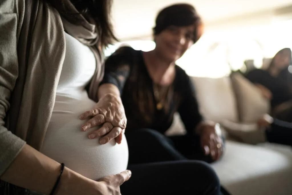 Kiedy lekarz może stwierdzić ciążę? Poznaj kluczowe informacje i objawy