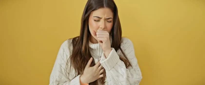 Suchy kaszel przyczyny: poznaj powody i uniknij nieprzyjemności